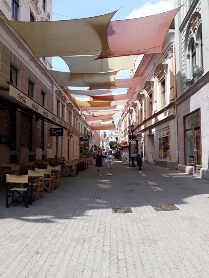 Sunny City Center Pécs Buitenkant foto